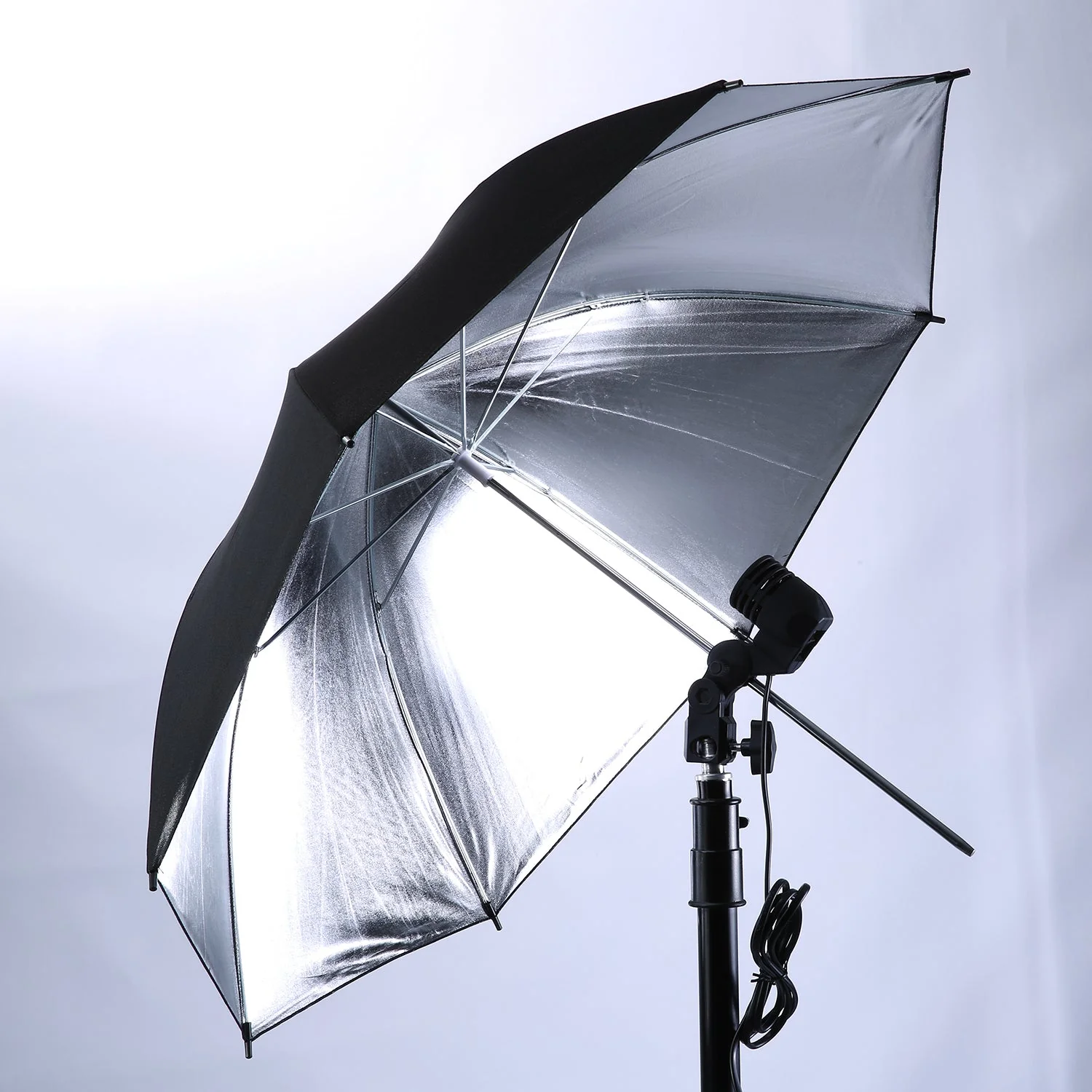 NEEWER 33"/84CM Studio Reflective Lighting Black/Silver Umbrella - Image 3